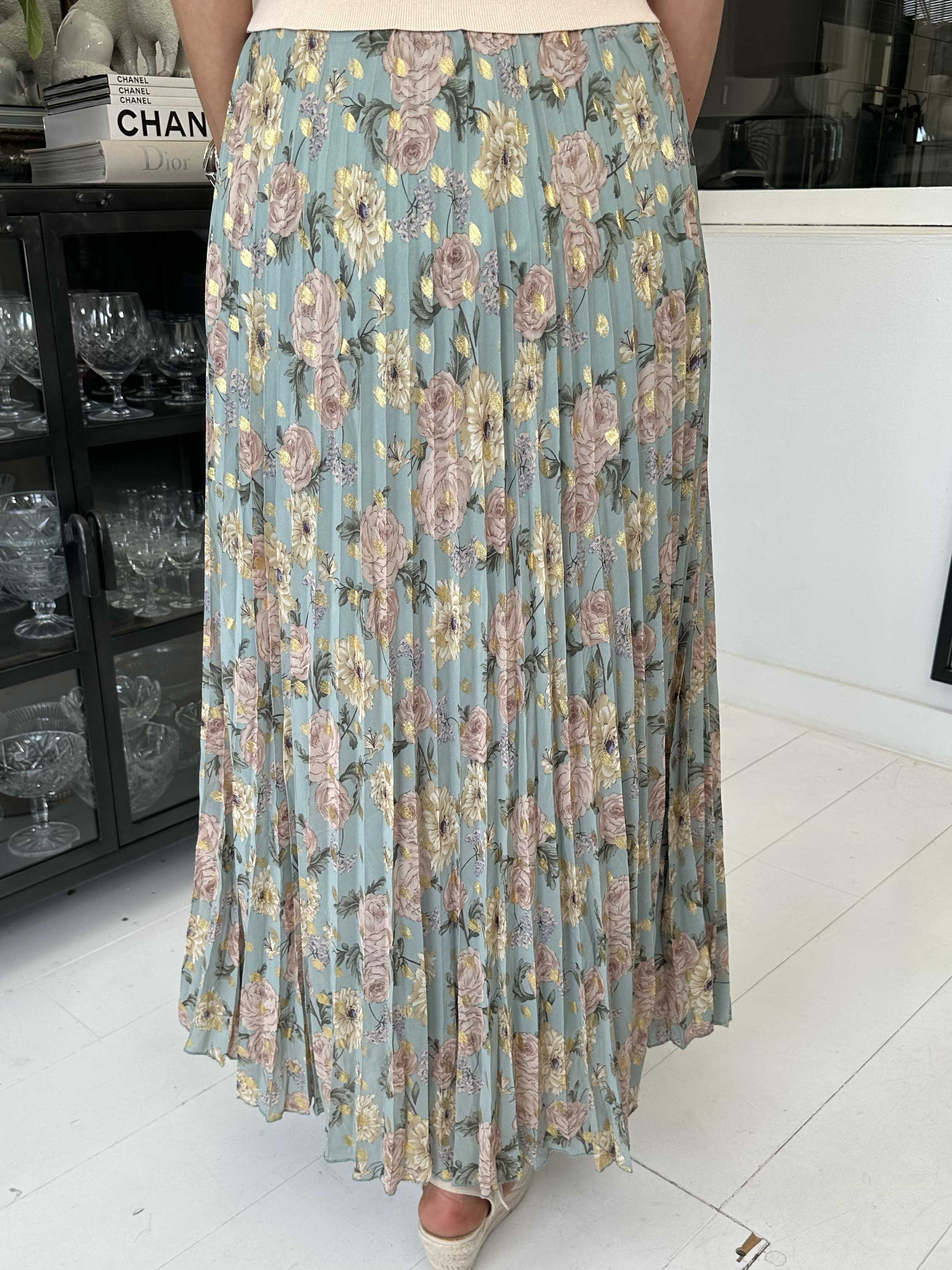 Josefine - Sød plisseret nederdel med blomsterprint